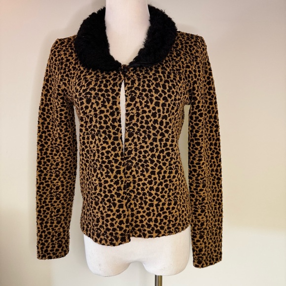 Next Era Sweaters - Leopard Print Cardigan with‎ Black Collar